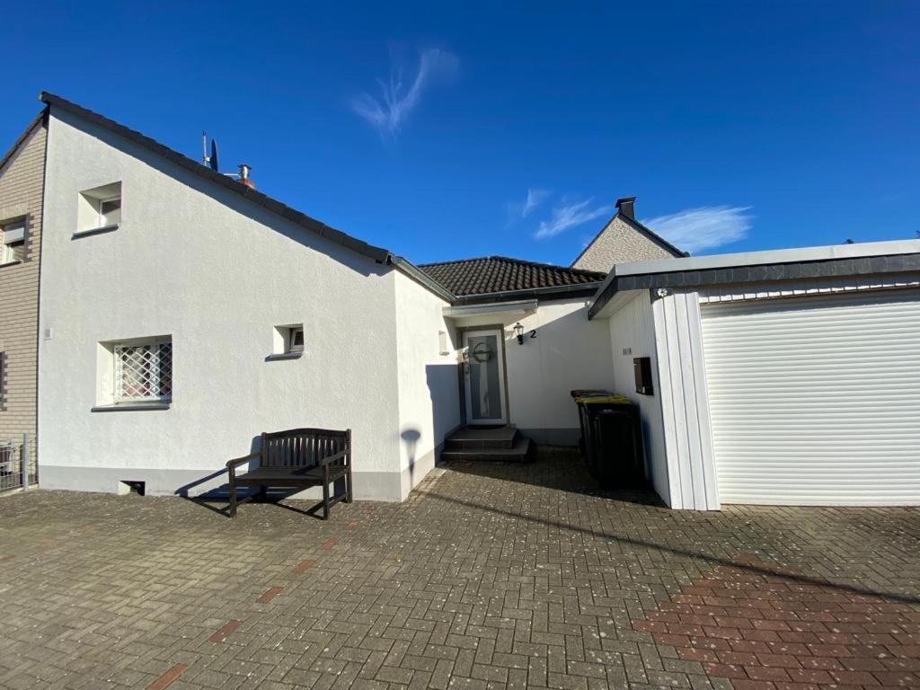 Wohnzeit-Koeln Villa Exterior photo